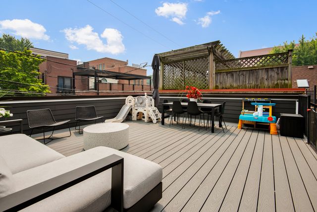 2333 N Southport Avenue 1, Chicago, IL 60614