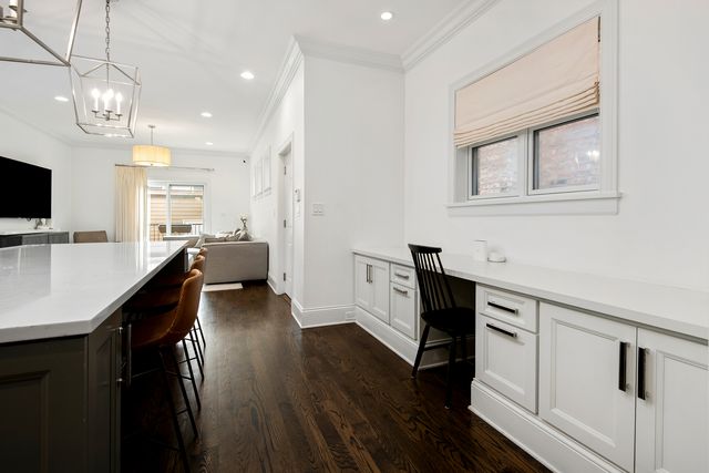 2333 N Southport Avenue 1, Chicago, IL 60614