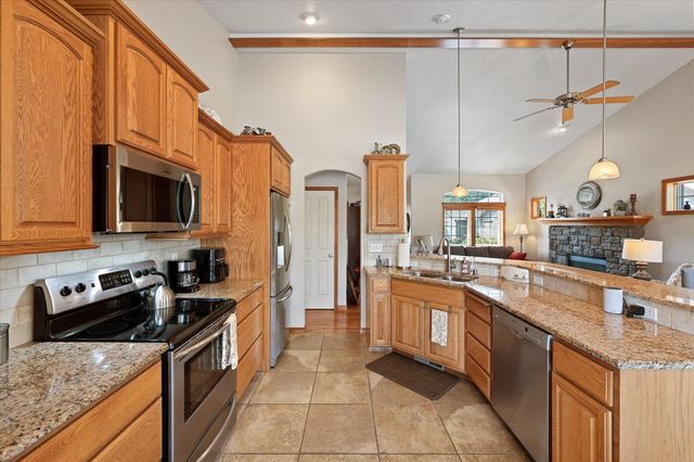 17012 N EAGLE NEST Ln, Colbert, WA 99005