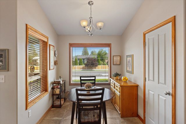 17012 N EAGLE NEST Ln, Colbert, WA 99005