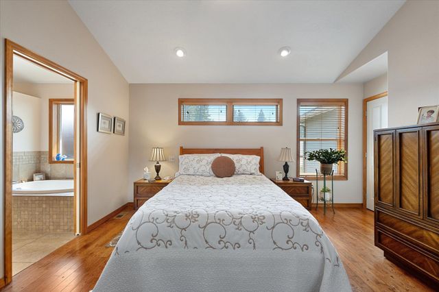 17012 N EAGLE NEST Ln, Colbert, WA 99005