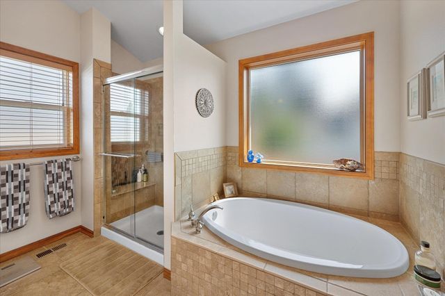 17012 N EAGLE NEST Ln, Colbert, WA 99005