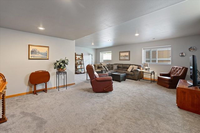 17012 N EAGLE NEST Ln, Colbert, WA 99005