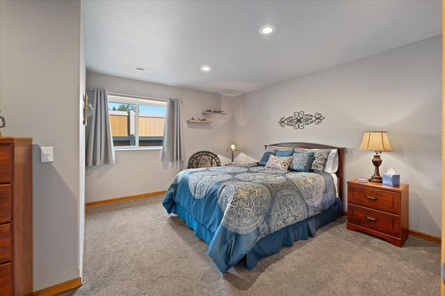 17012 N EAGLE NEST Ln, Colbert, WA 99005