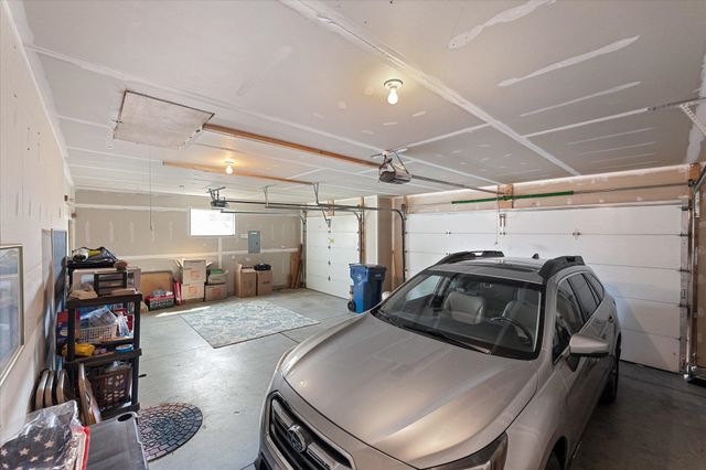 17012 N EAGLE NEST Ln, Colbert, WA 99005