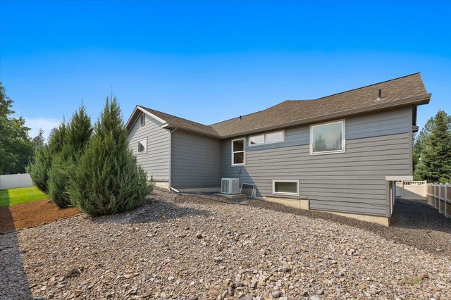 17012 N EAGLE NEST Ln, Colbert, WA 99005