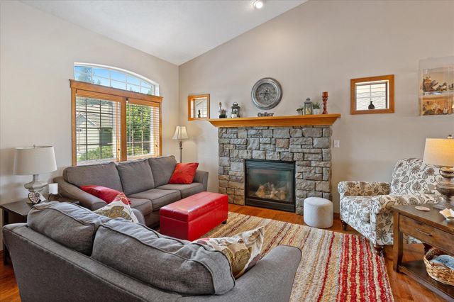 17012 N EAGLE NEST Ln, Colbert, WA 99005