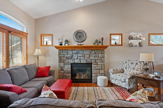 17012 N EAGLE NEST Ln, Colbert, WA 99005