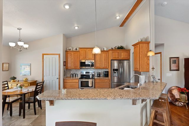 17012 N EAGLE NEST Ln, Colbert, WA 99005