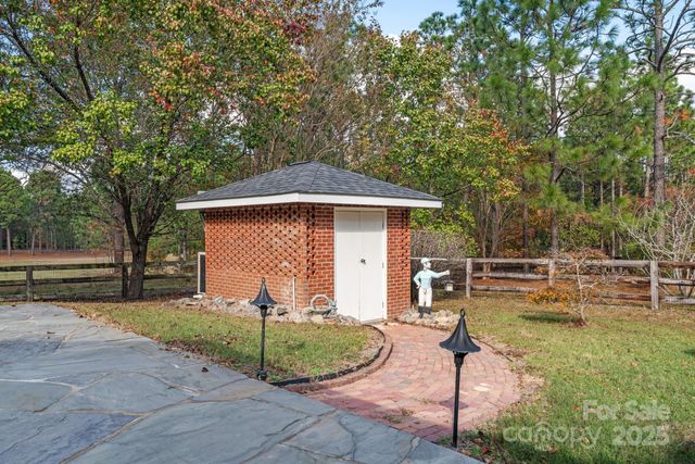 2000 Airport Road, Carthage, NC 28327