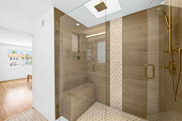 1524 Bayview Drive, Fort Lauderdale, FL 33304