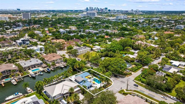 1524 Bayview Drive, Fort Lauderdale, FL 33304