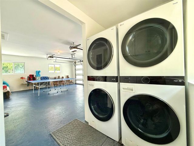1524 Bayview Drive, Fort Lauderdale, FL 33304
