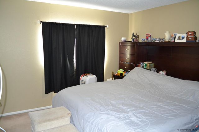 1205 ASHFORD DR, Cheyenne, WY 82007