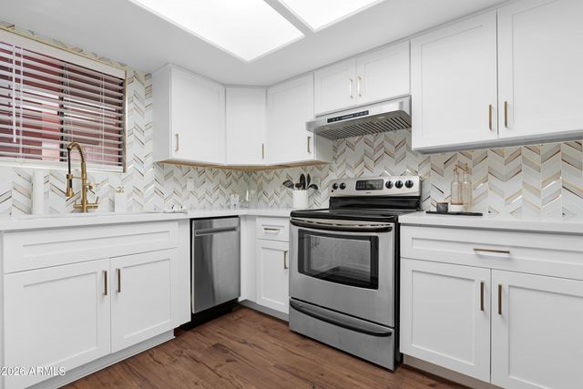 4303 E CACTUS Road 410, Phoenix, AZ 85032