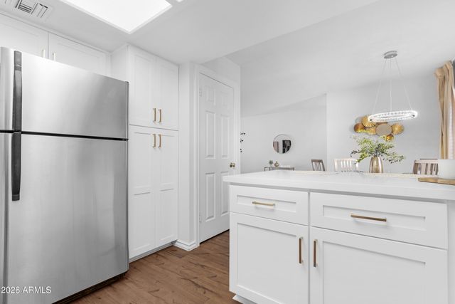 4303 E CACTUS Road 410, Phoenix, AZ 85032