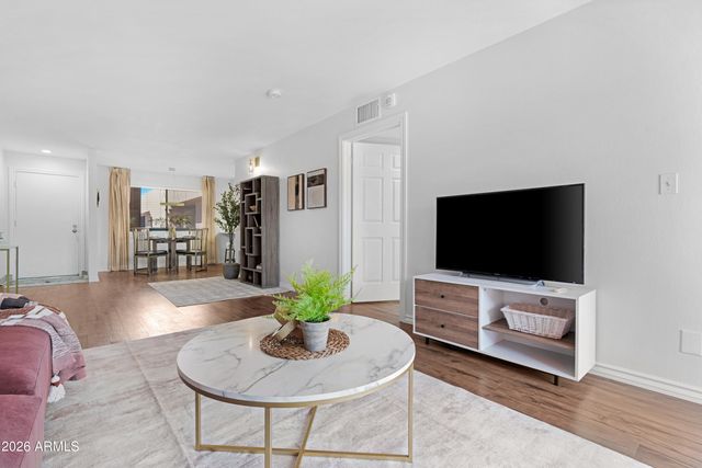 4303 E CACTUS Road 410, Phoenix, AZ 85032