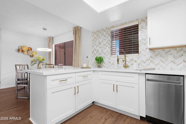 4303 E CACTUS Road 410, Phoenix, AZ 85032