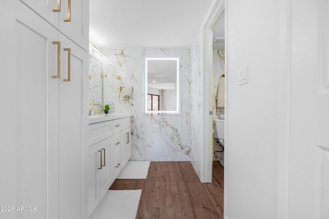 4303 E CACTUS Road 410, Phoenix, AZ 85032