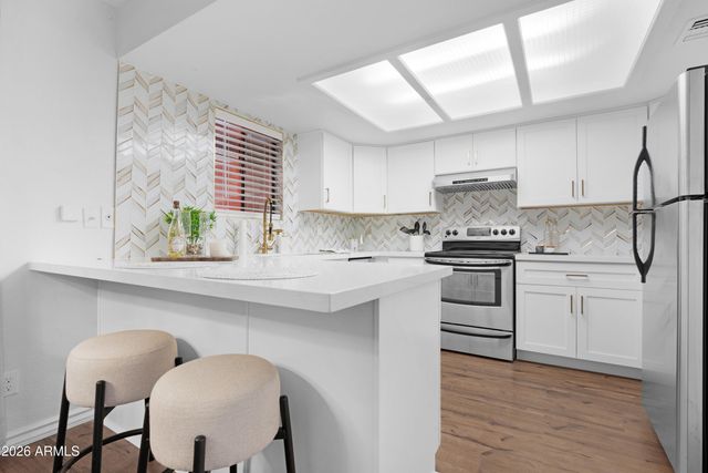 4303 E CACTUS Road 410, Phoenix, AZ 85032