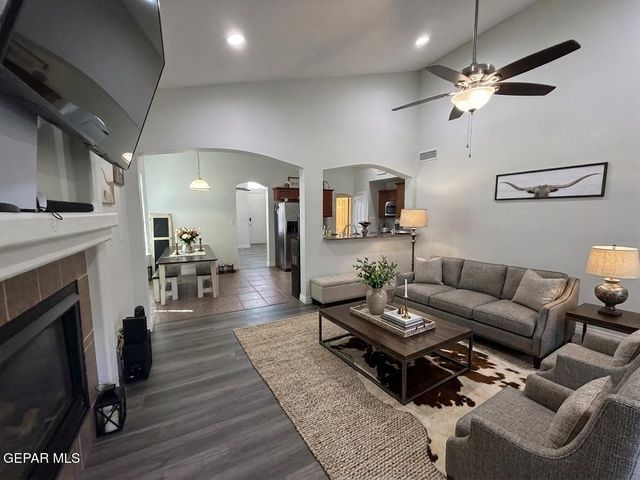 757 DESERT STAR Drive, Horizon City, TX 79928