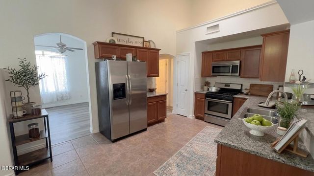 757 DESERT STAR Drive, Horizon City, TX 79928
