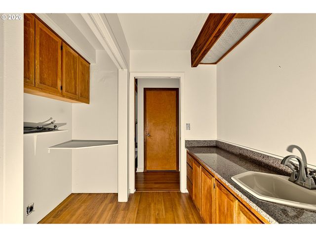 2505 PARK FOREST Dr, Eugene, OR 97405
