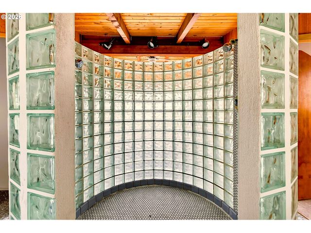 2505 PARK FOREST Dr, Eugene, OR 97405