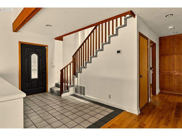 2505 PARK FOREST Dr, Eugene, OR 97405