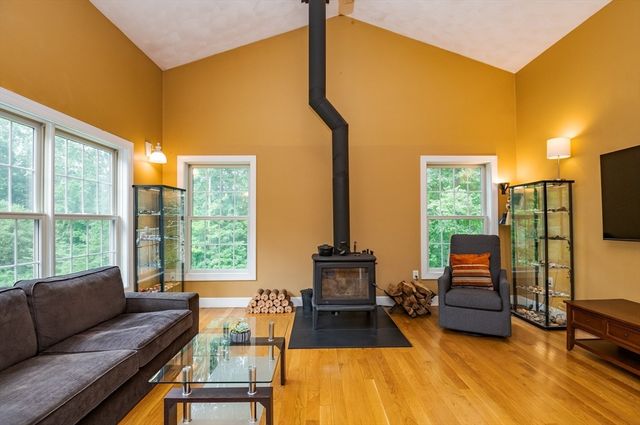 536 Newburyport Tpke, Rowley, MA 01969