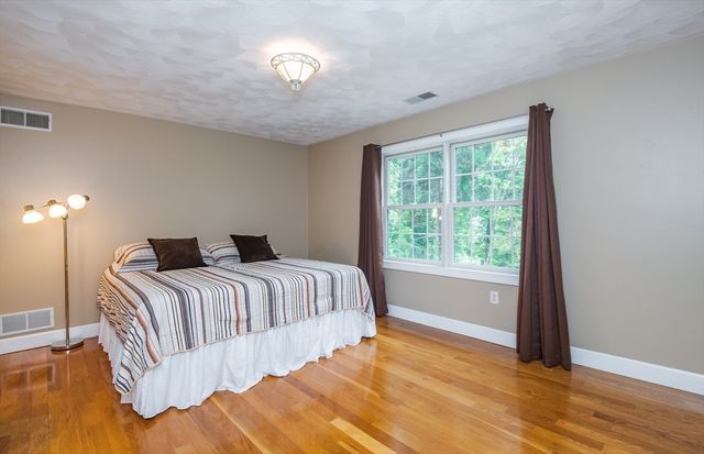 536 Newburyport Tpke, Rowley, MA 01969