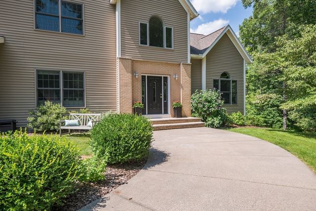 536 Newburyport Tpke, Rowley, MA 01969