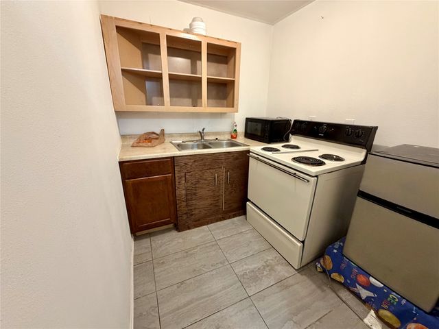 2303 Deer Path Drive, Dallas, TX 75216