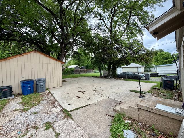 2303 Deer Path Drive, Dallas, TX 75216