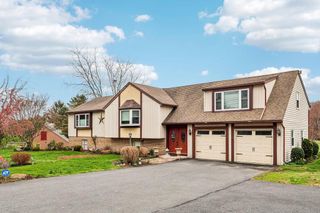 23 W CONESTOGA RD, Elverson, PA 19520