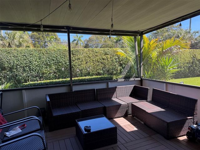 364 Fairway Cir 42, Weston, FL 33326