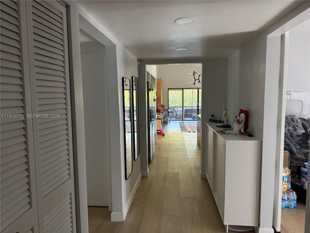 364 Fairway Cir 42, Weston, FL 33326