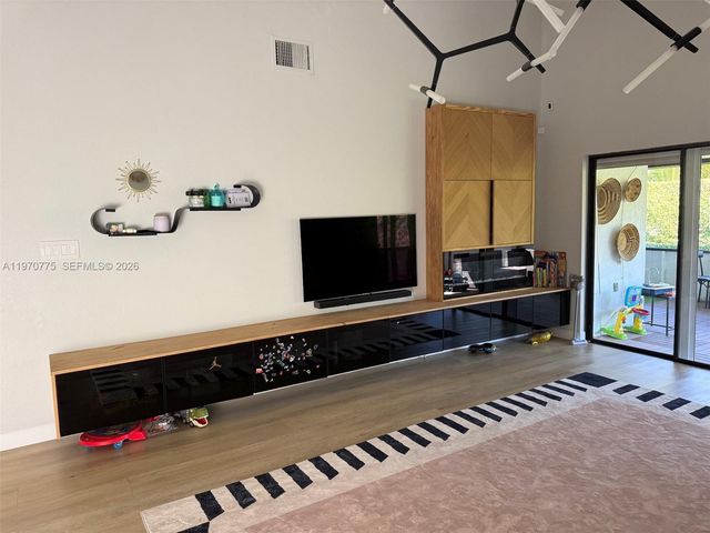 364 Fairway Cir 42, Weston, FL 33326