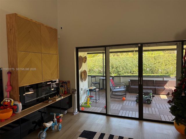 364 Fairway Cir 42, Weston, FL 33326