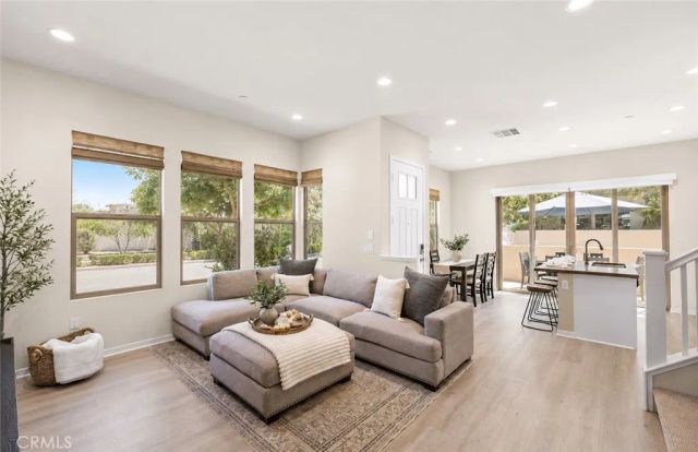 245 Alienta Lane, Rancho Mission Viejo, CA 92694
