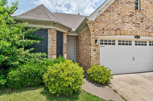 4956 INDIAN WALK LN, Arlington, TN 38002