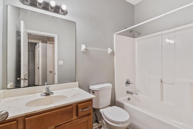4956 INDIAN WALK LN, Arlington, TN 38002