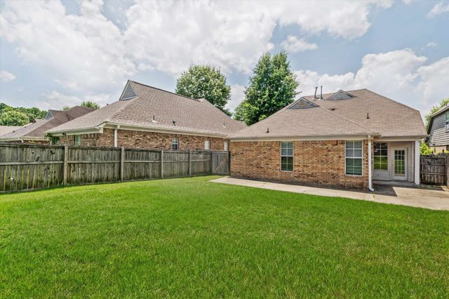 4956 INDIAN WALK LN, Arlington, TN 38002