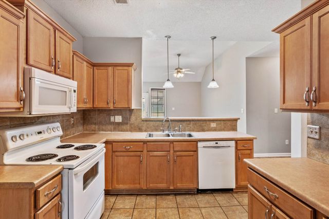 4956 INDIAN WALK LN, Arlington, TN 38002