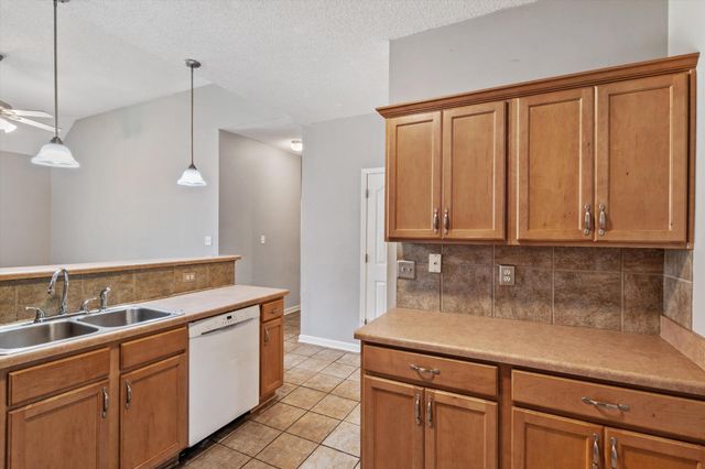 4956 INDIAN WALK LN, Arlington, TN 38002