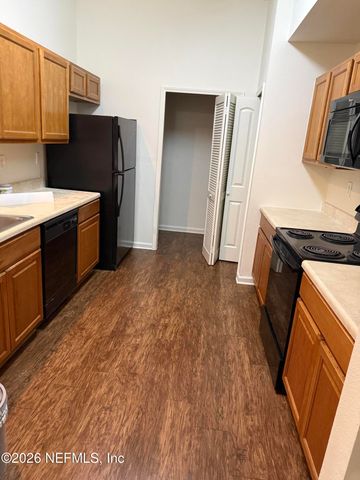 6099 MAGGIES Circle 104, Jacksonville, FL 32244