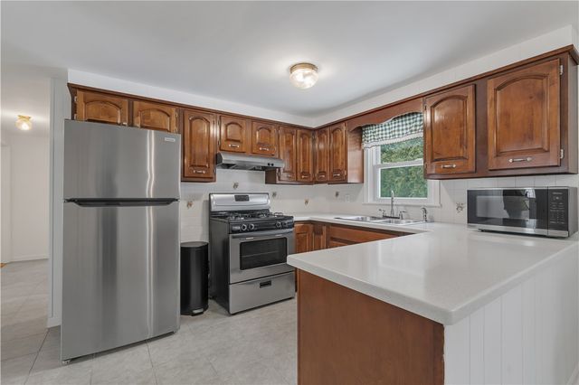 49 Ames Street, Pawtucket, RI 02861