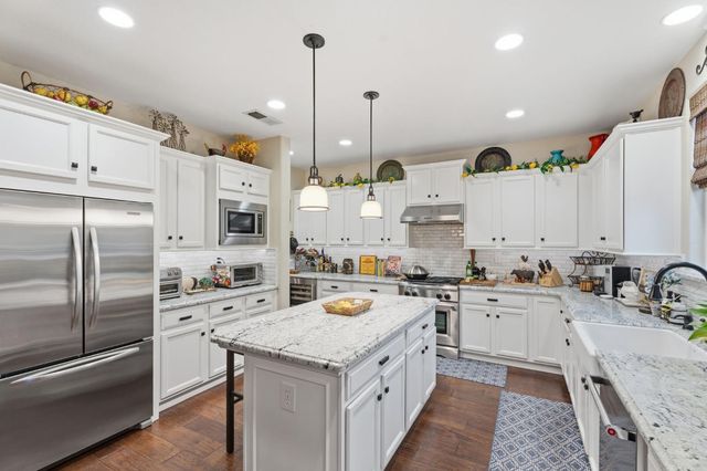 6551 E Orleans Avenue, Fresno, CA 93727