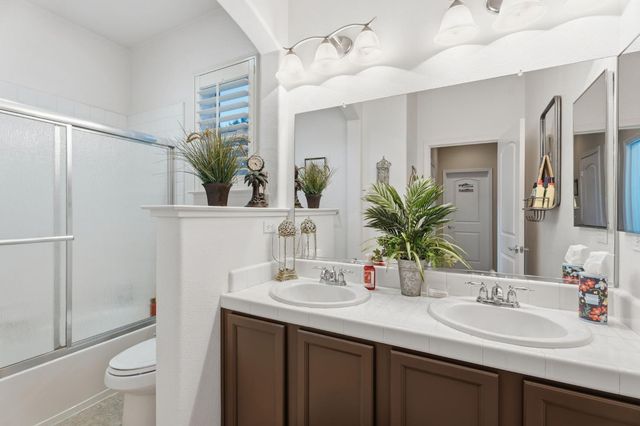 6551 E Orleans Avenue, Fresno, CA 93727