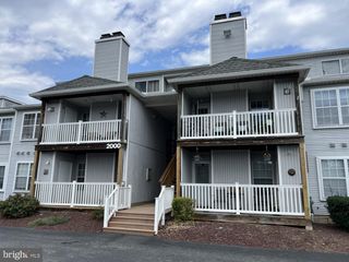 2002 WATERS EDGE DR, Newark, DE 19702
